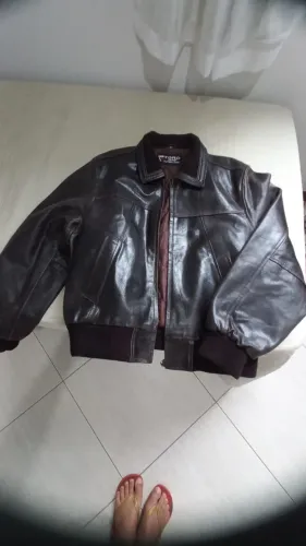 Jaqueta de couro legítimo da Touro Skins.