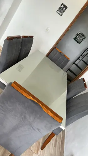 Mesa 6 lugares cinza e off white 