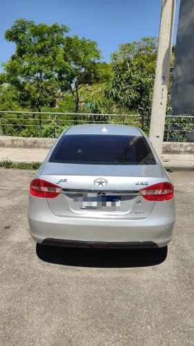 JAC J5 Sedan 1.5 16V 4P Mec. 2013