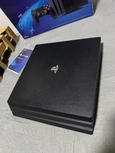 Ps4 PlayStation 4 Pro 1TB, bem conversado (faço olx pay)