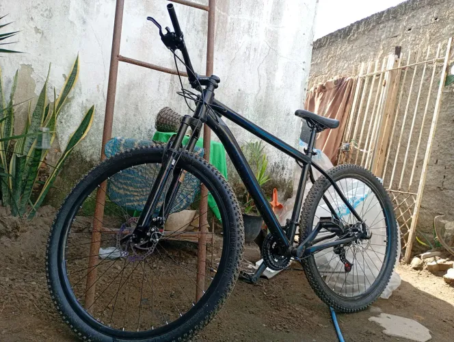 Aro 29 preta (tenho adesivos)