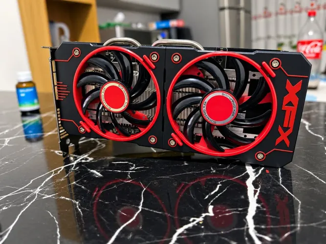 Placa de vídeo xfx Radeon 560