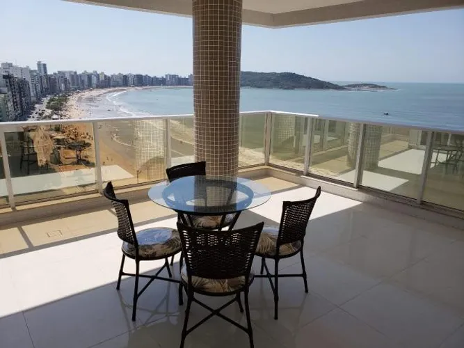 Apto de luxo, 3 suítes, 2 vagas de garagem de frente à praia