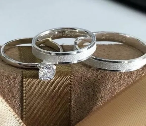 Conjunto de alianças com 4mm diamantada e anel solitário - Prata 950 (Não é moeda antiga)