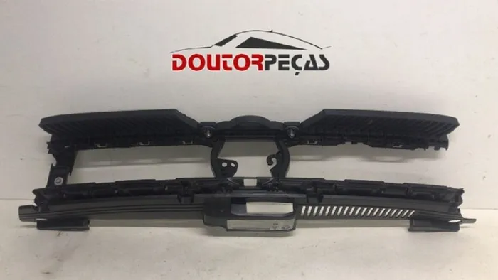 Grade central parachoque VW Polo\Virtus 2018 c\detalhe