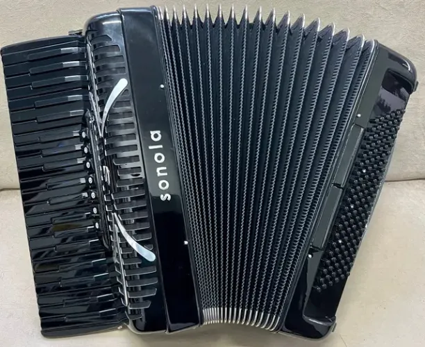 Acordeon sonola 3/5 novo!!
