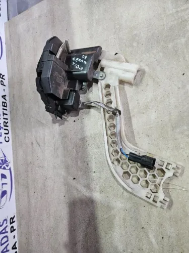 Fechadura Cerato traseira direita