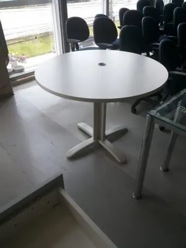 mesa redonda a partir de 350,00