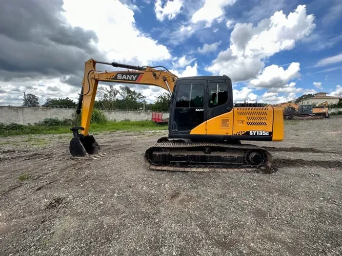 Escavadeira Sany SY135C 2015