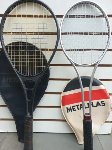 2 Raquete Metalplas cada peça