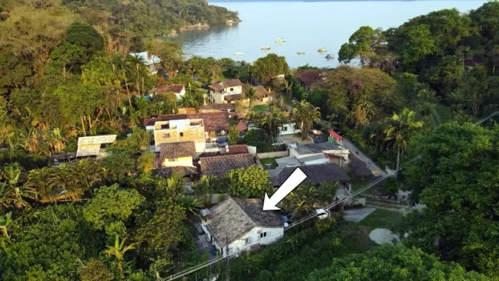 Oportunidade casa mobiliada ao lado da praia de Corumbé 100m2 com 2 suítes lote de 320m2