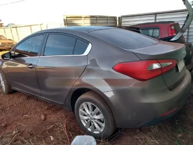 SUCATA KIA CERATO 2015