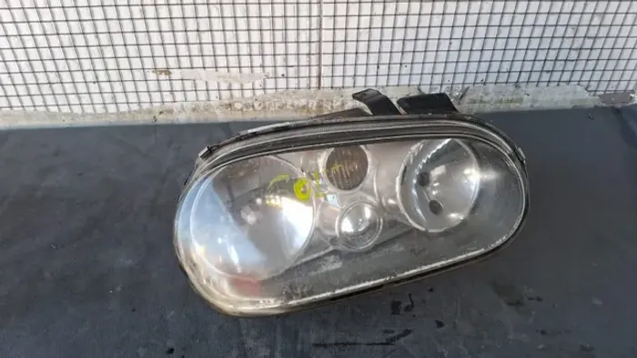 Farol Direito Volks Golf 99/07 Com Detalhe