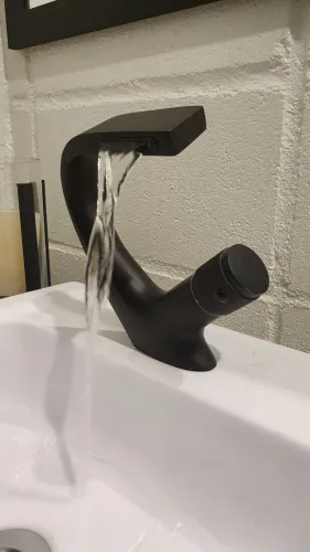 Misturador monocomando preto n deca kohler docol cascata