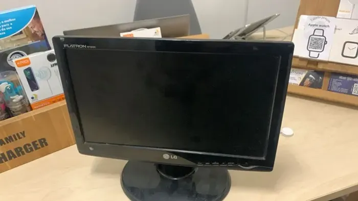 monitor lg w1643c