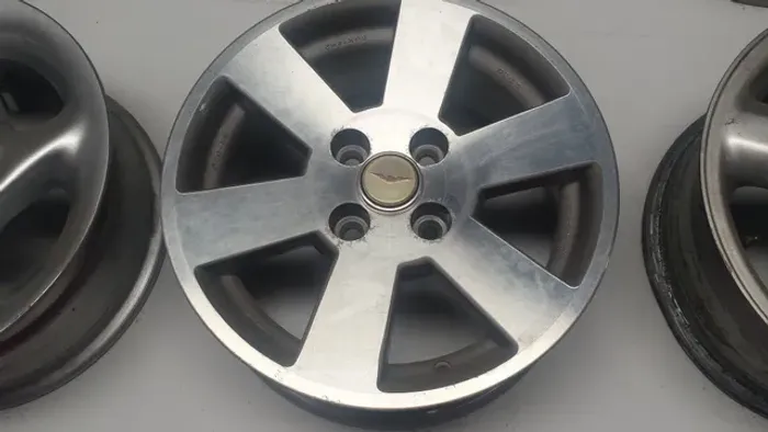 Roda aro 14 modelo do Passat turbo prata com diamantada Volkswagen 4x100