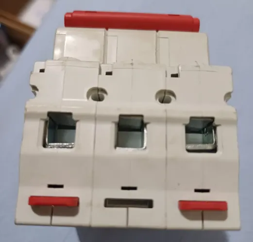 Disjuntor steck trifásico 63 a