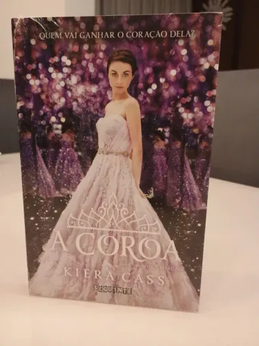 Livro: A Coroa. Autora: Kiera Cass