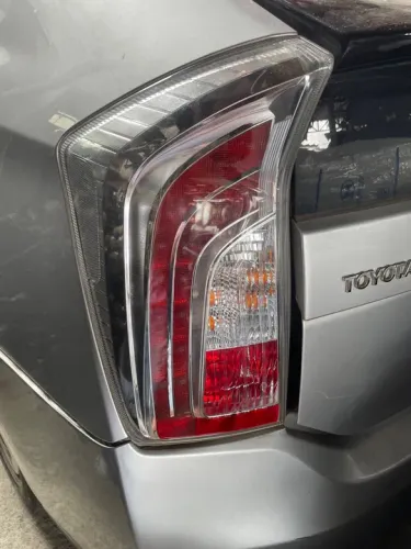 C lanterna Toyota prius 2013 