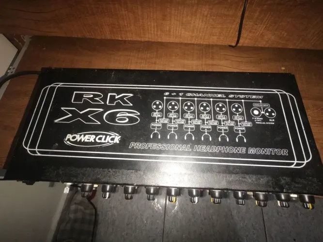 Mixer de Áudio RK X6 - Profissional, 6+1 Canais ? Potência e Qualidade por R$ 650