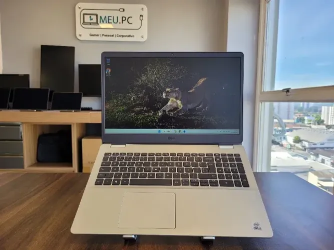 Notebook Dell Inspiron 3501 - Core i5 | 10ª Geração | 256GB SSD | 8GB DDR4 | 15.6"