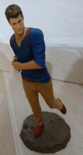 Boneco personagem Nathan Drake