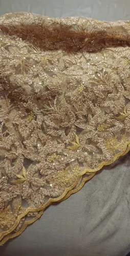 Lote IMPORTADO: 4,80m Renda Dourada Bordada 