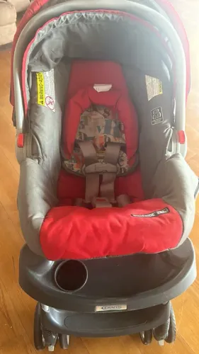 Baixouuuuu!!!Carrinho de bebê + bebê conforto Graco