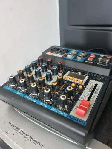 Mesa de Som Lexsen M6 USB - Perfeita. Troco em violão para suas necessidades!