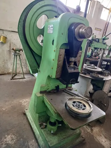 PRENSA EXCÊNTRICA 25 TONELADAS