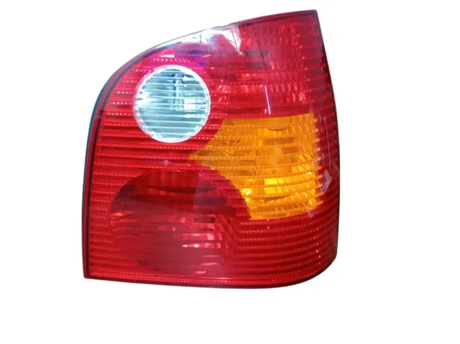 Lanterna Traseira Direita Volkswagen Polo 2003 A 2006 Direito/passageiro