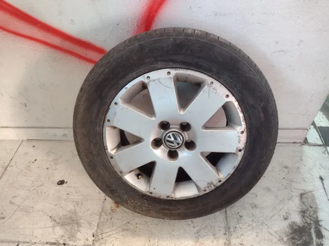 Roda com pneu VW Fox aro 15 ano 2006 A 2010 original 
