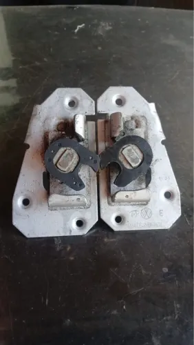 Par De Fechadura Traseira Volkswagen Saveiro Original 
