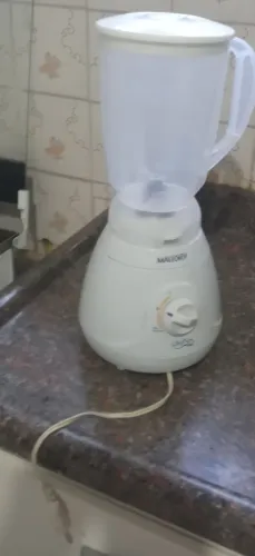 LIQUIDIFICADOR SEMI NOVO