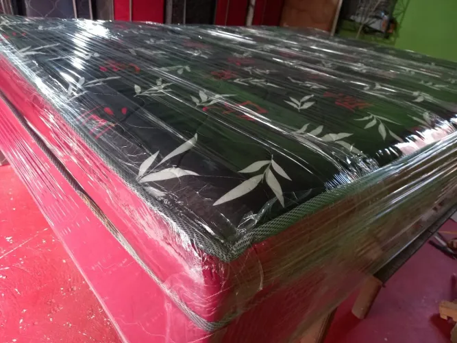 Cama de casal de espuma alta