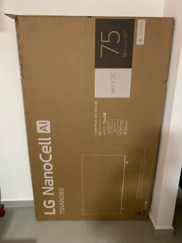 Caixa tv LG 75 polegadas, com isopor