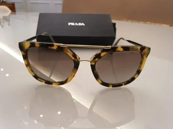 Óculos de Sol Feminino - Prada