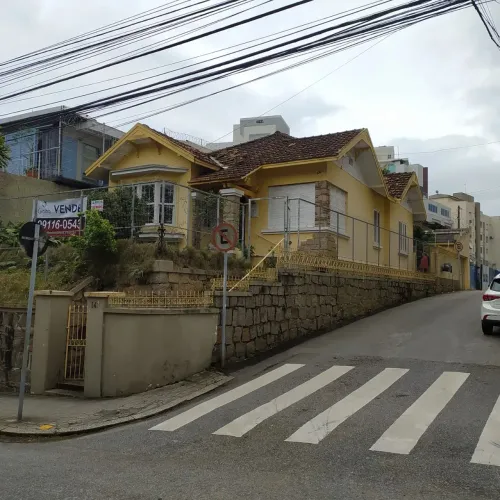 Terreno de 293m² no bairro Centro