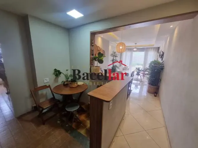Apartamento - / Residencial / Vila Isabel