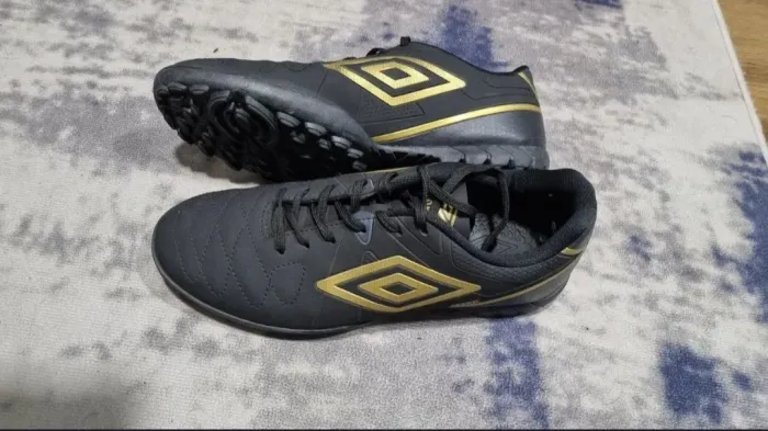 Chuteira SOCIETY original UMBRO