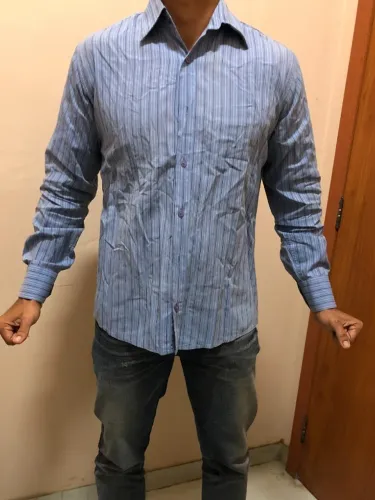  Camisa Social Manga Longa. Semi-Nova. Estilosas, Importadas e Originais. R$ 50,00 cada R$