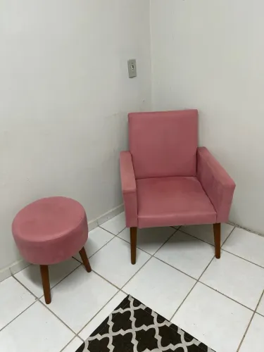 Poltronas e Puffs Novos Não Entrego
