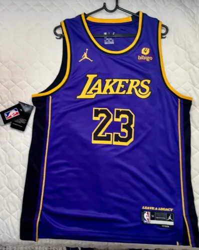 Camiseta Basquete Lakers LeBron James 23 - Tamanho 56 (GG) marxa Nike nova, com eriquetas.