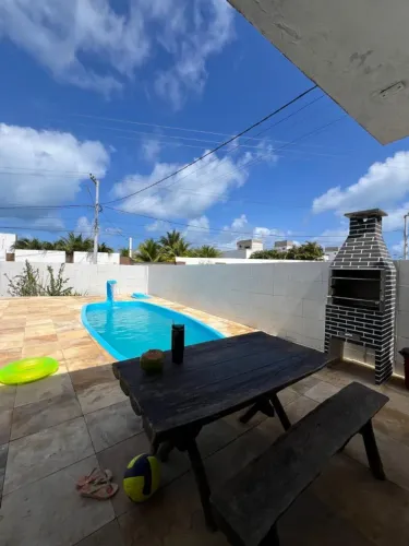 CASA GRANDE E AGRADÁVEL PARA TEMPORADA - FRENTE PARA O MAR EM BUZIUS