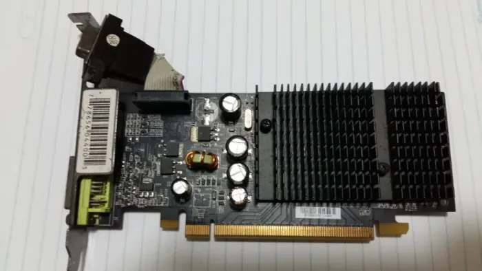 Placa de Video GF 7200GS 128Mb DVI e VGA PCI-Express - LEIA DESCRIÇÃO