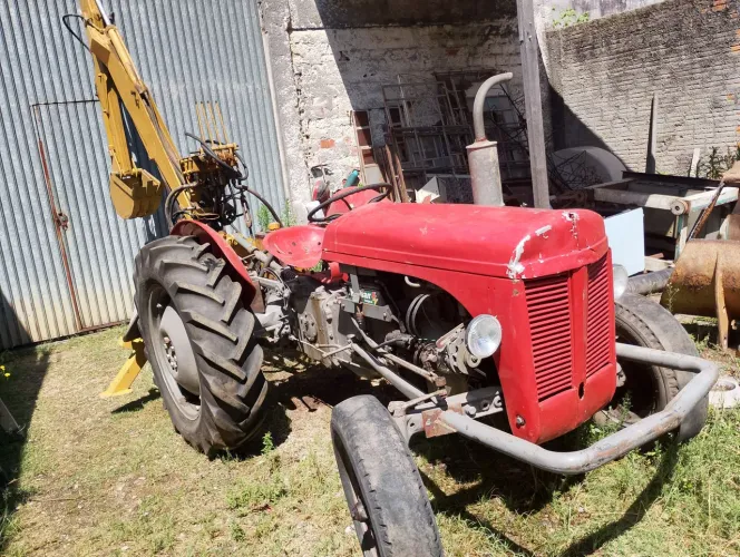 Trator agrícola Ferguson Major motor Perkins/3 R$ 39 se.100,00