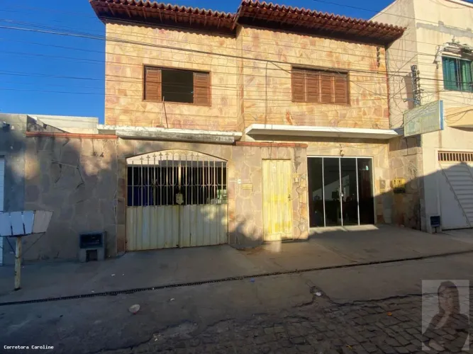 Sobrado para Venda em Guanambi, Centro, 10 dormitórios, 2 suítes, 5 banheiros, 1 vaga