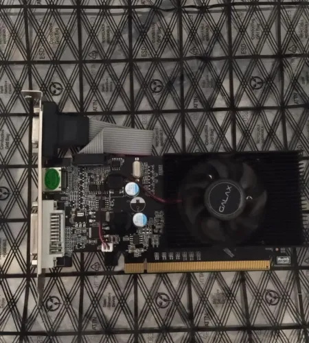 Placa de Vídeo Galax 1gb ddr3
