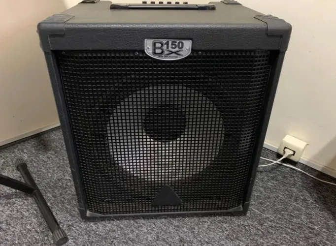 Cubo Amplificador Contrabaixo Antera Bx 150 150w Rms Cor Preto 127/220V