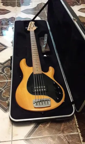 Music Man Sr5
